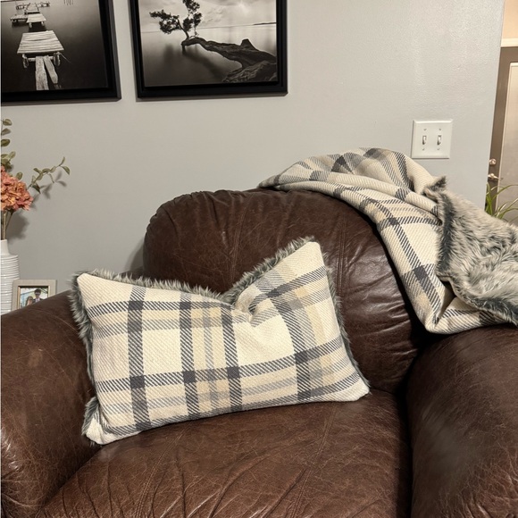 Pottery barn cream and gray plaid pillow/throw blanket set - Picture 2 of 7